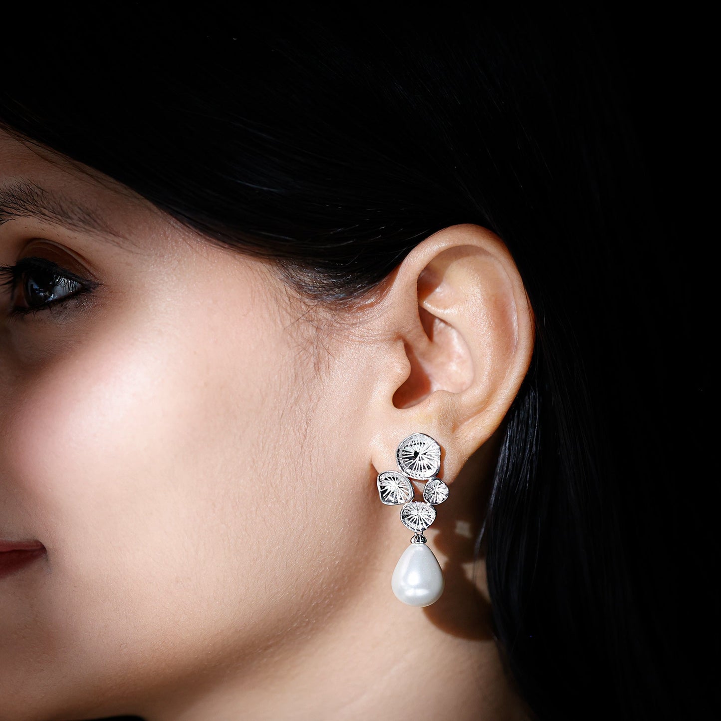 24 Carat Freshwater Cultured Pearl Dangling Earrings in Silver