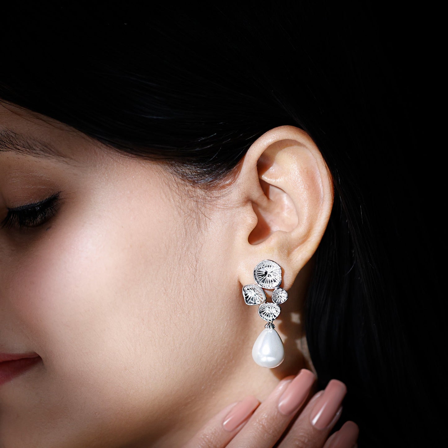 24 Carat Freshwater Cultured Pearl Dangling Earrings in Silver