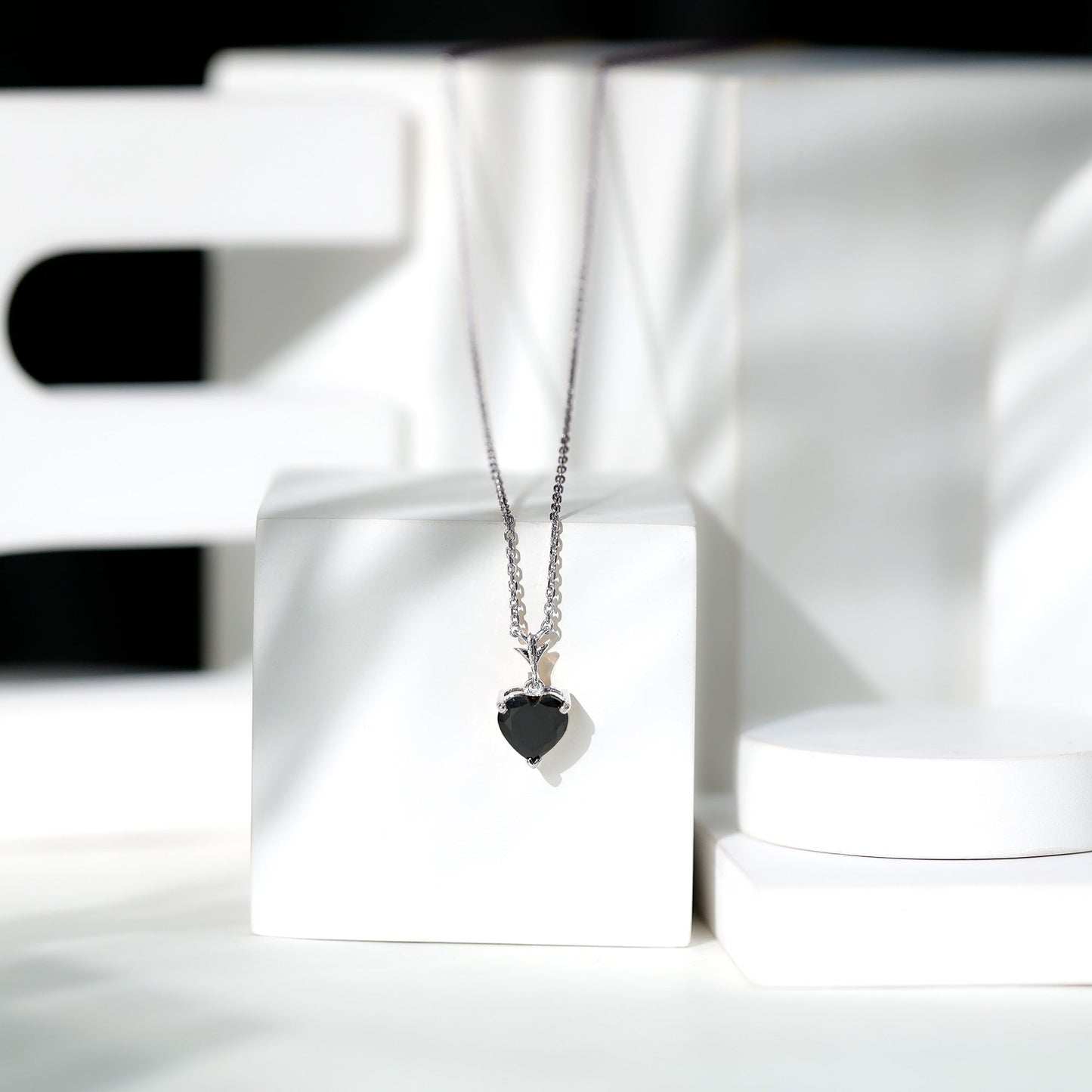 2 CT Heart Shape Black Onyx Solitaire Pendant