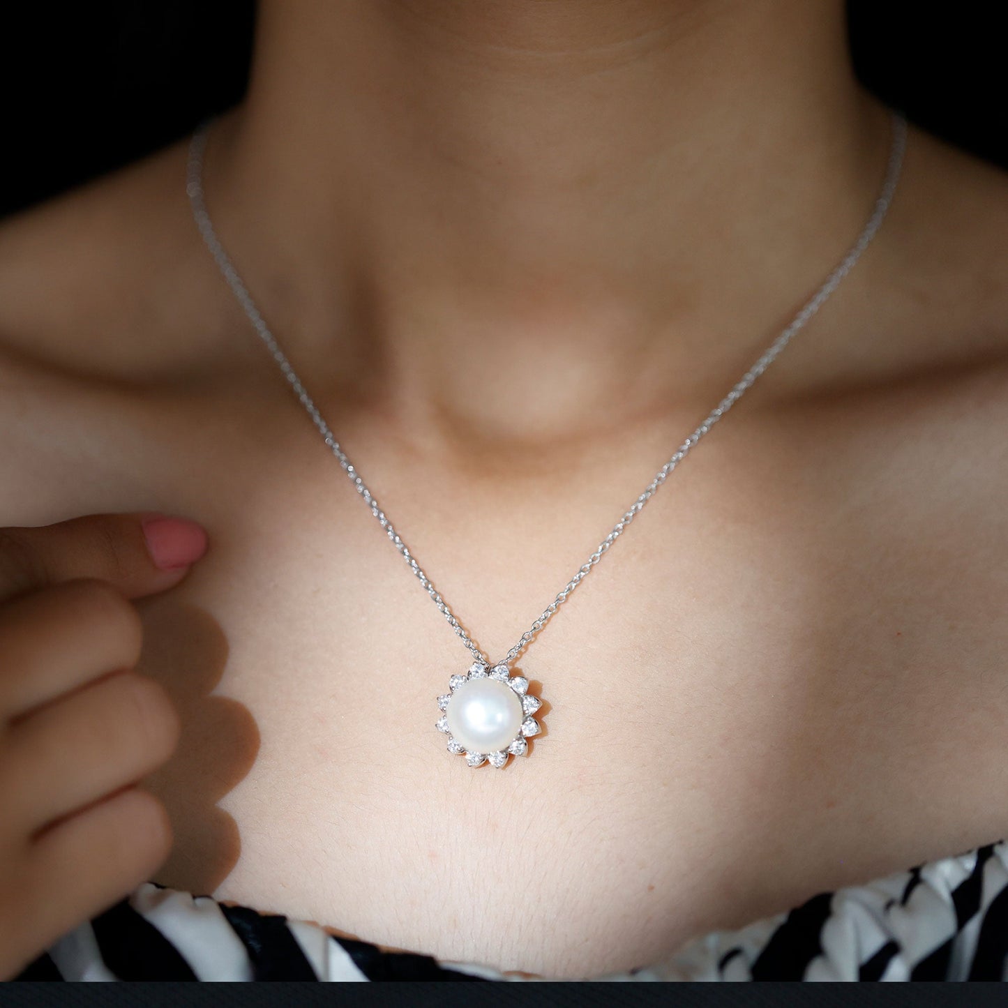 Natural 11 Carat Freshwater Pearl Flower Necklace in Silver