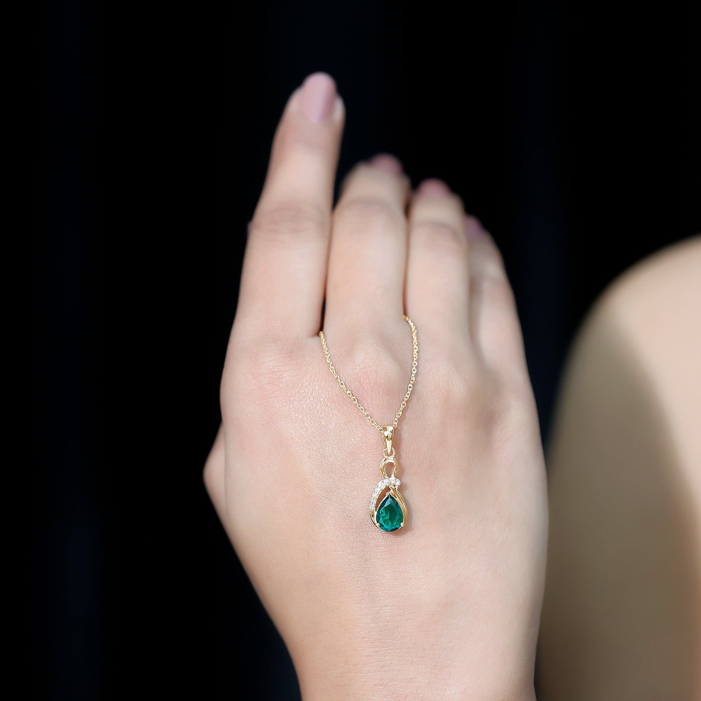 Certified Lab Grown Emerald Designer Necklace with Diamond