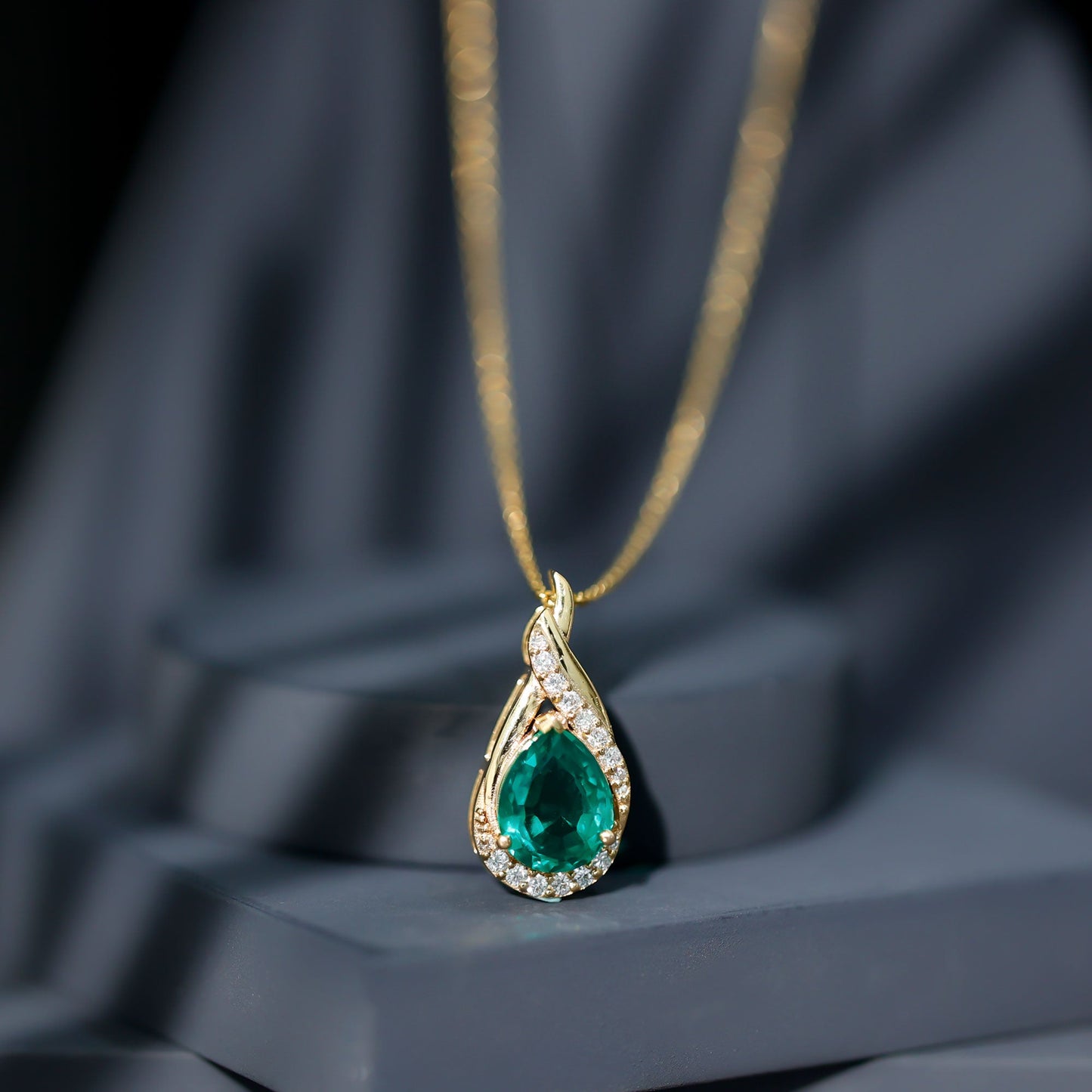 Lab Grown Emerald Vintage Inspired Necklace with Diamond