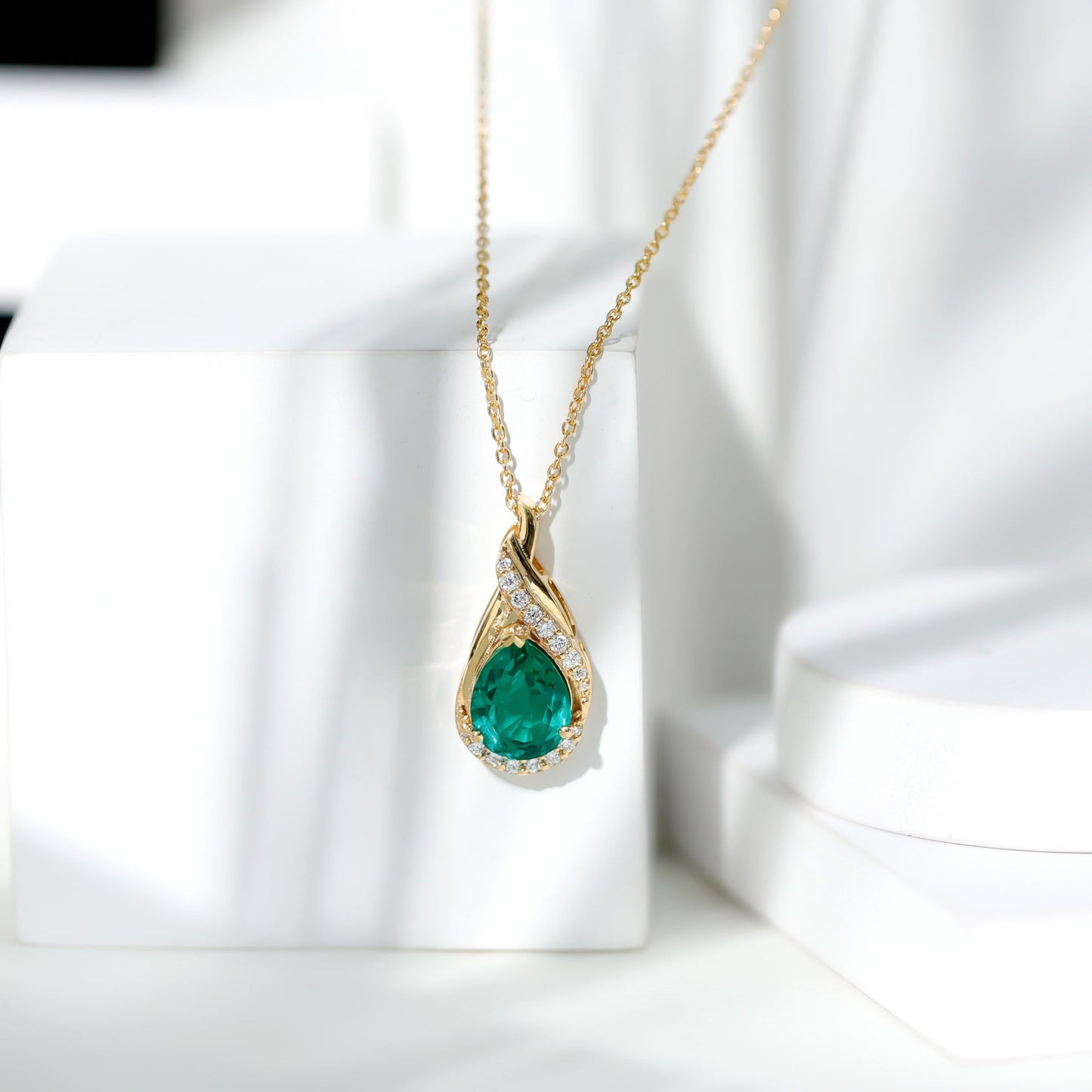 Lab Grown Emerald Vintage Inspired Necklace with Diamond