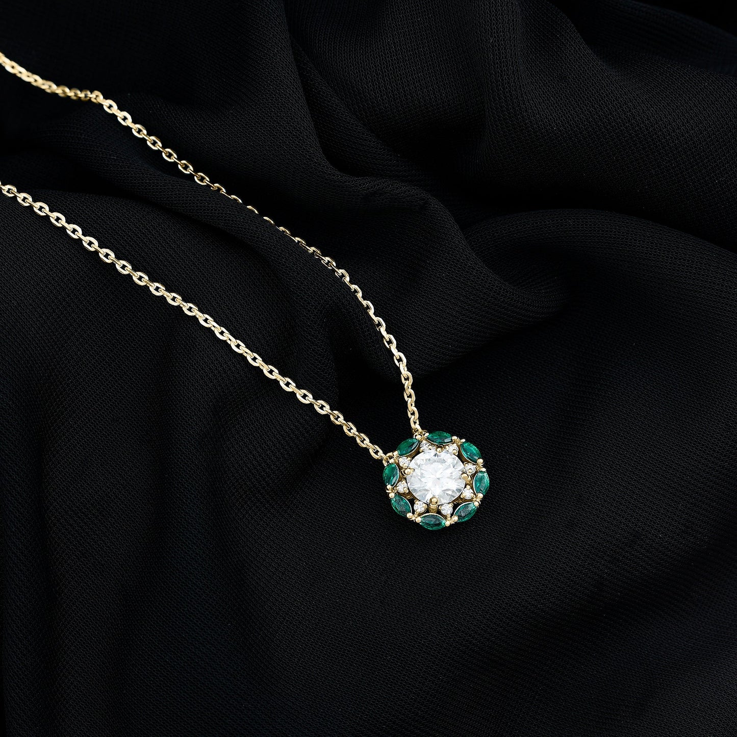 2 Carat Lab Grown Diamond Bridal Necklace With Emerald