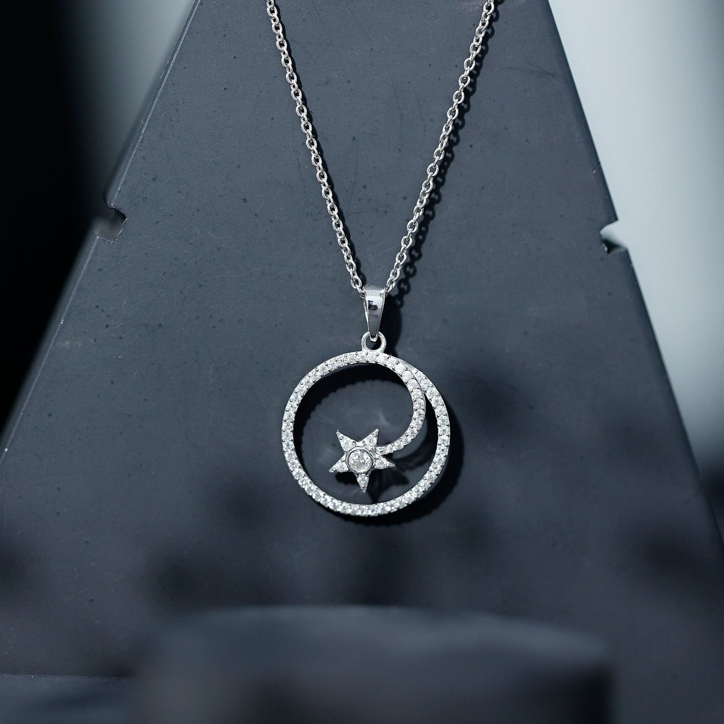 Certified Lab Grown Diamond Open Circle Necklace With Star