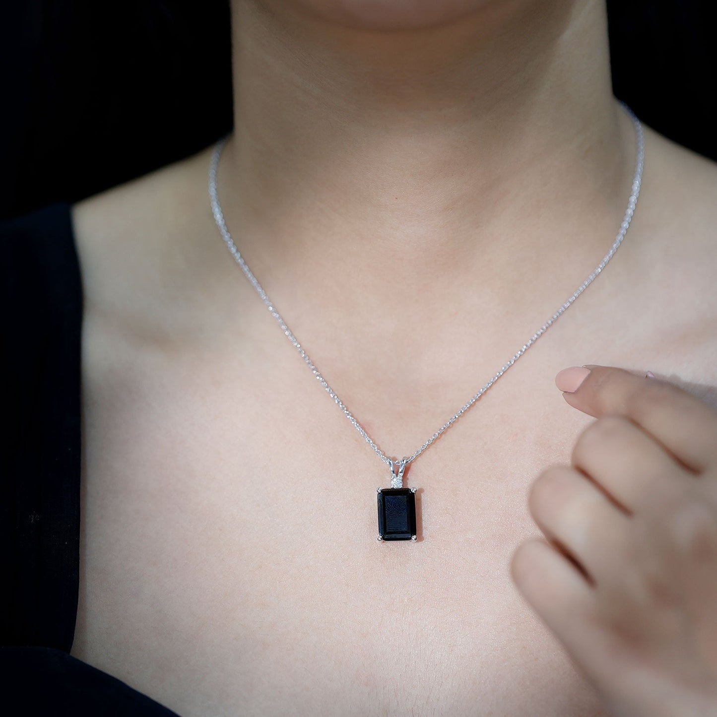 9 Carat Emerald Cut Lab Grown Black Diamond Pendant Necklace In Silver