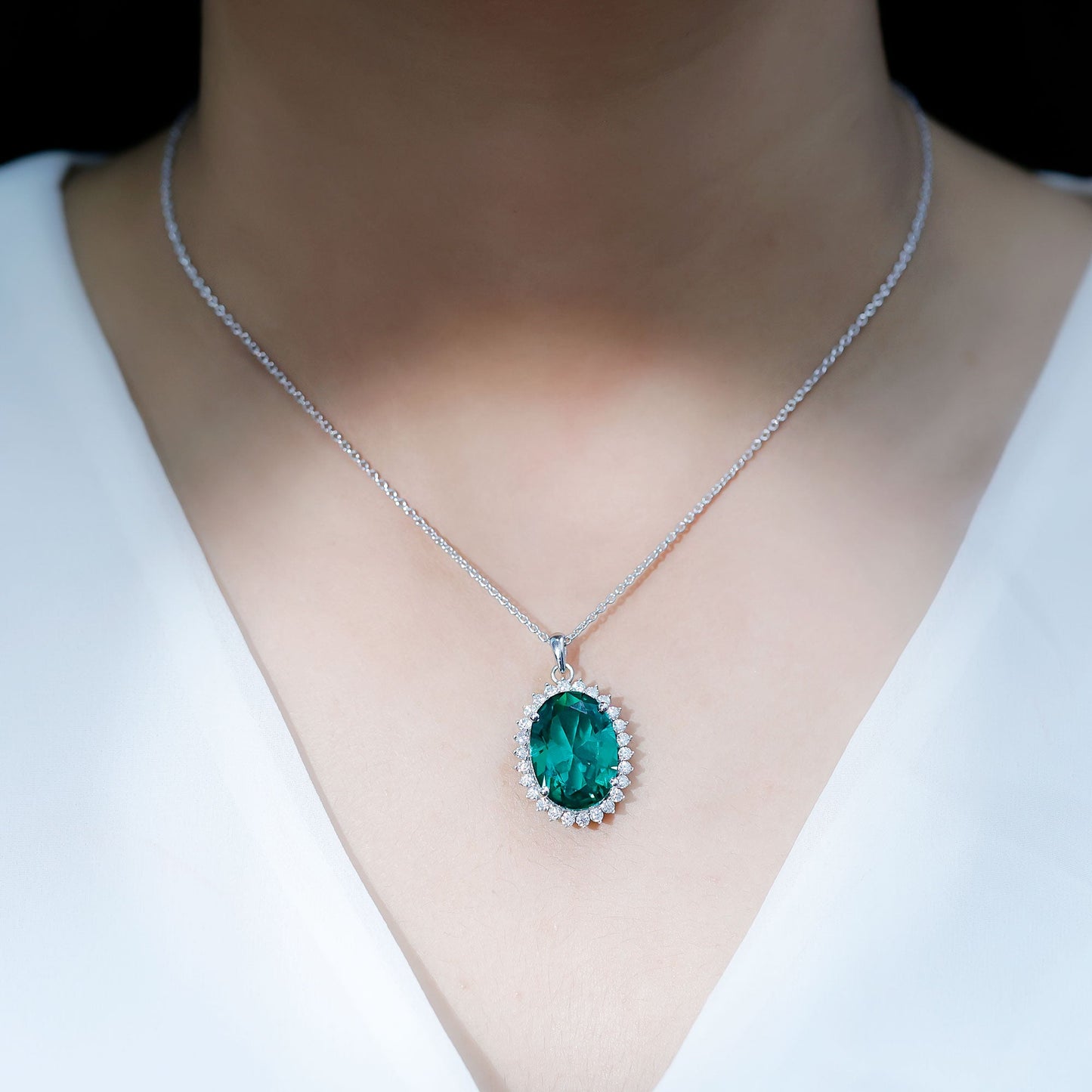 AAAA Quality 14 Carat Lab Grown Emerald Statement Necklace With Silver Chain
