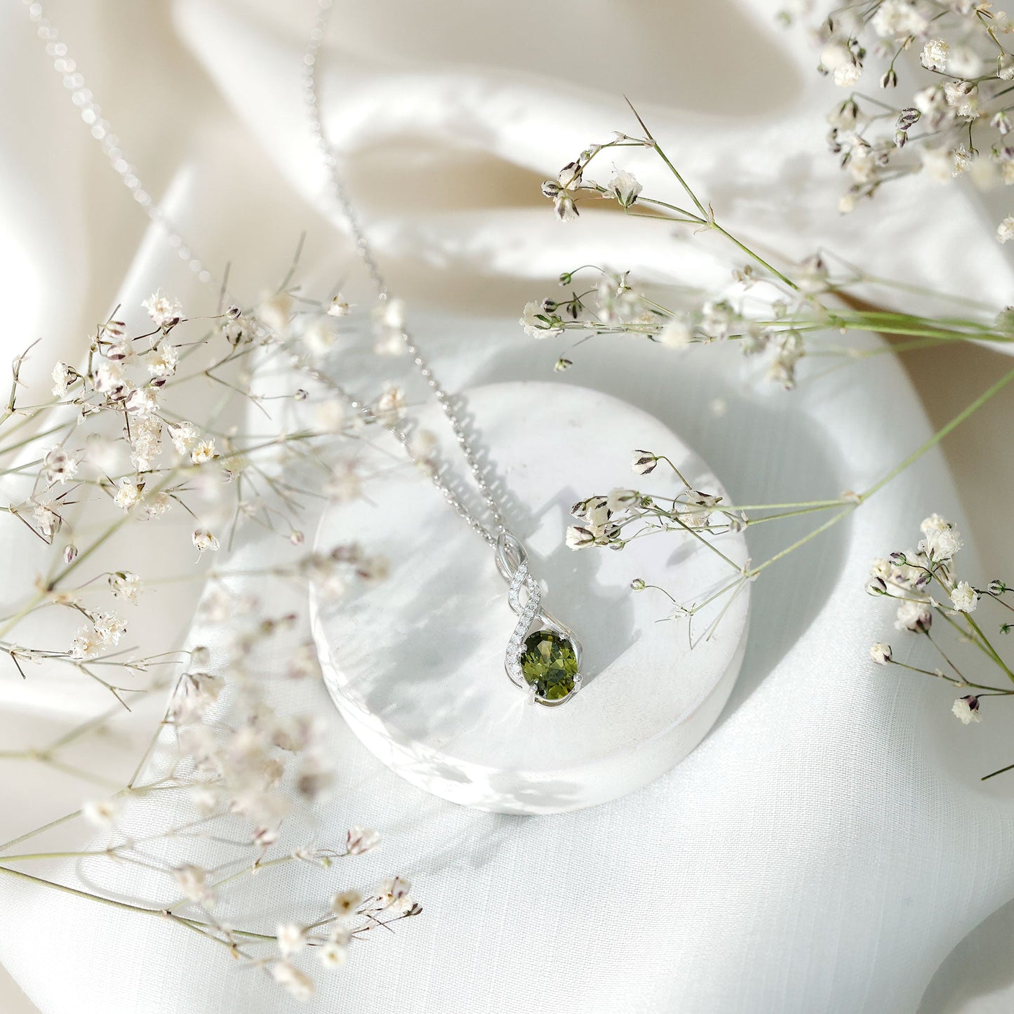 1.5 Carat Lab Grown Green Sapphire Infinity Necklace With Silver Chain