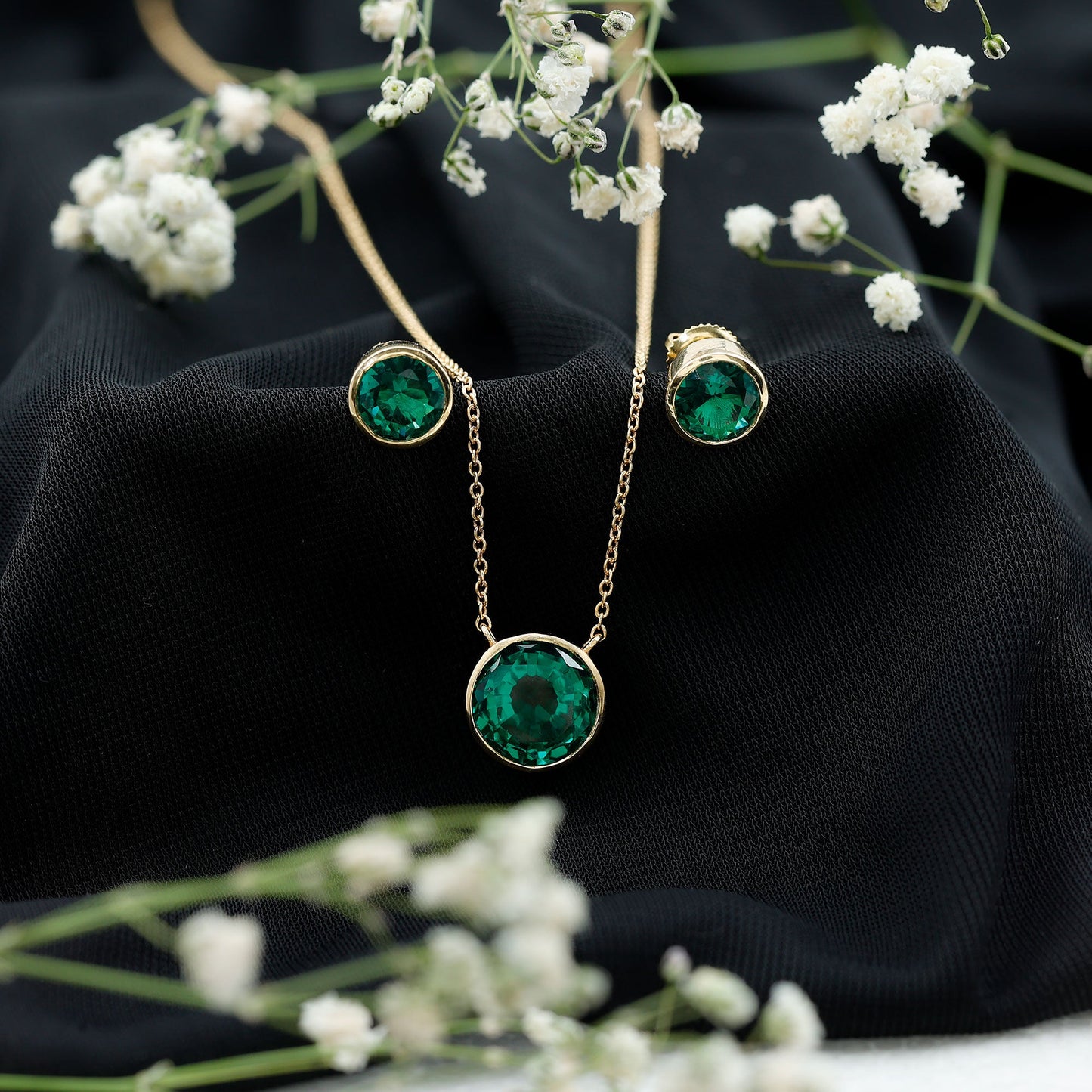 Certified Created Emerald Solitaire Jewelry Set in Bezel Setting