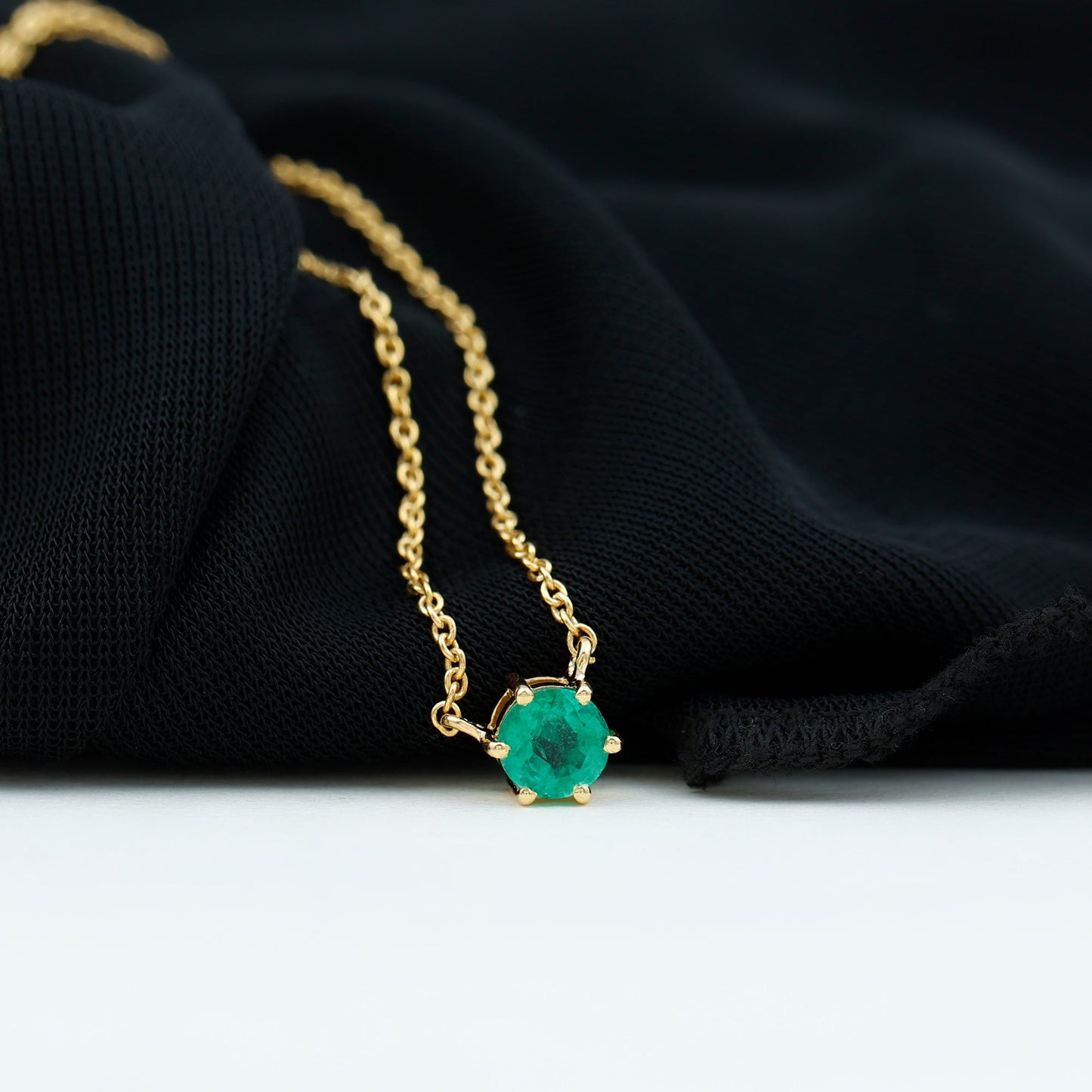 5MM Round Cut Solitaire Emerald Necklace in 6 Prong Setting