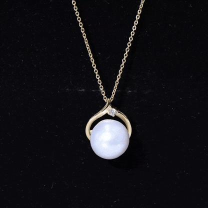 11 Carat White Pearl Solitaire Necklace with Diamond
