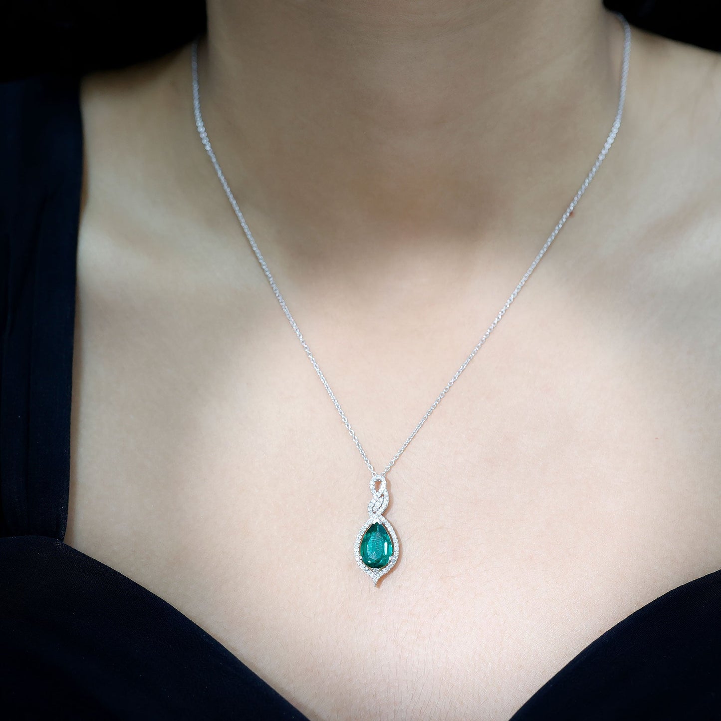 Certified 2.5 Carat Lab Grown Emerald and Diamond Bridal Necklace