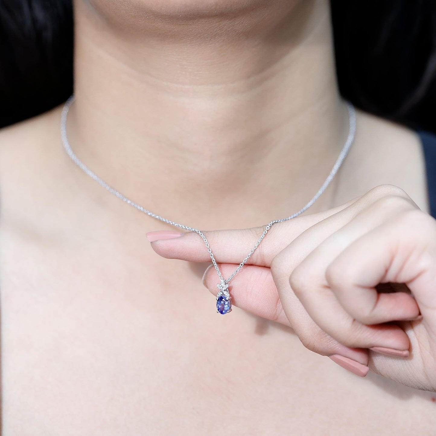 Oval Shaped 1 Carat Tanzanite Pendant Necklace with Diamond Flower