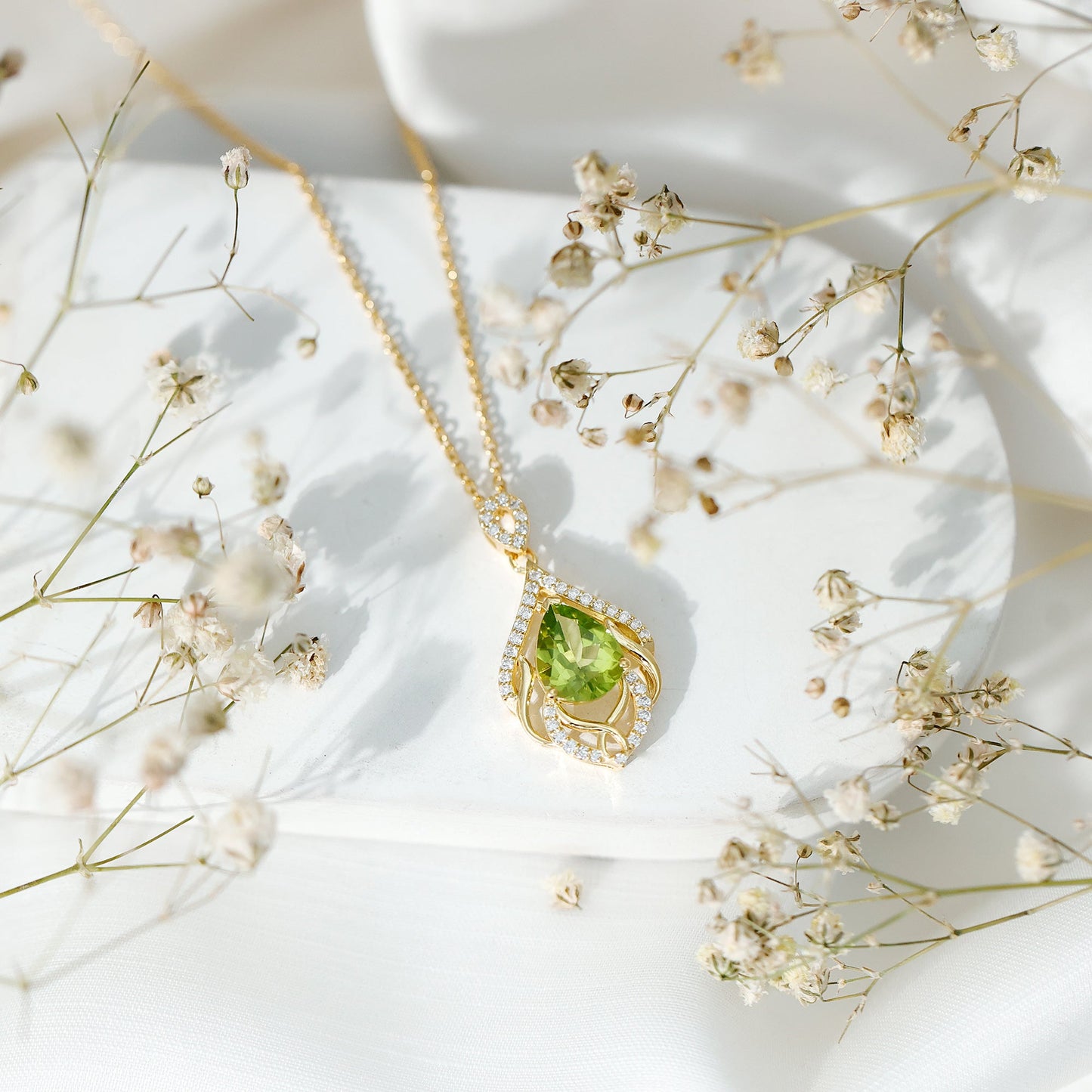 Designer 2.2 Carat Peridot Necklace with Lab Diamond