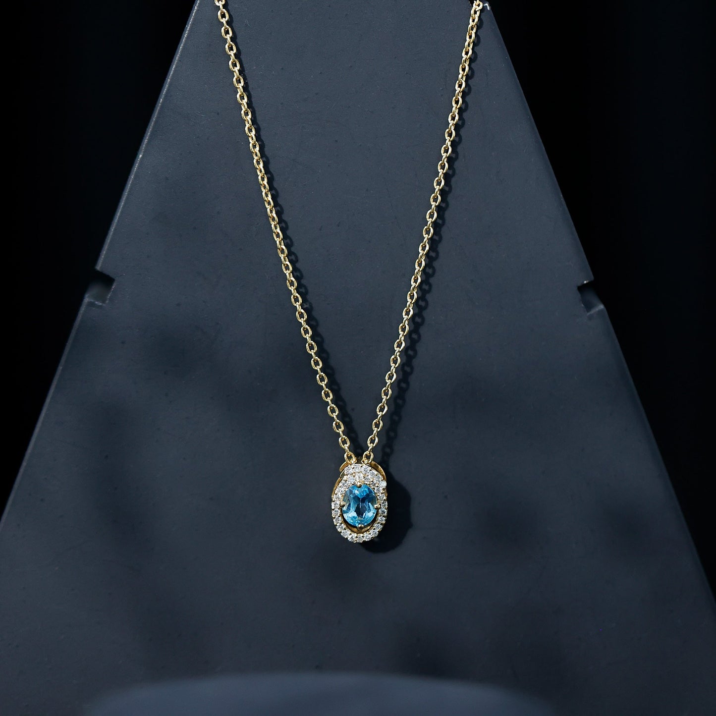 Natural Oval Sky Blue Topaz Diamond Necklace with Silver Chain