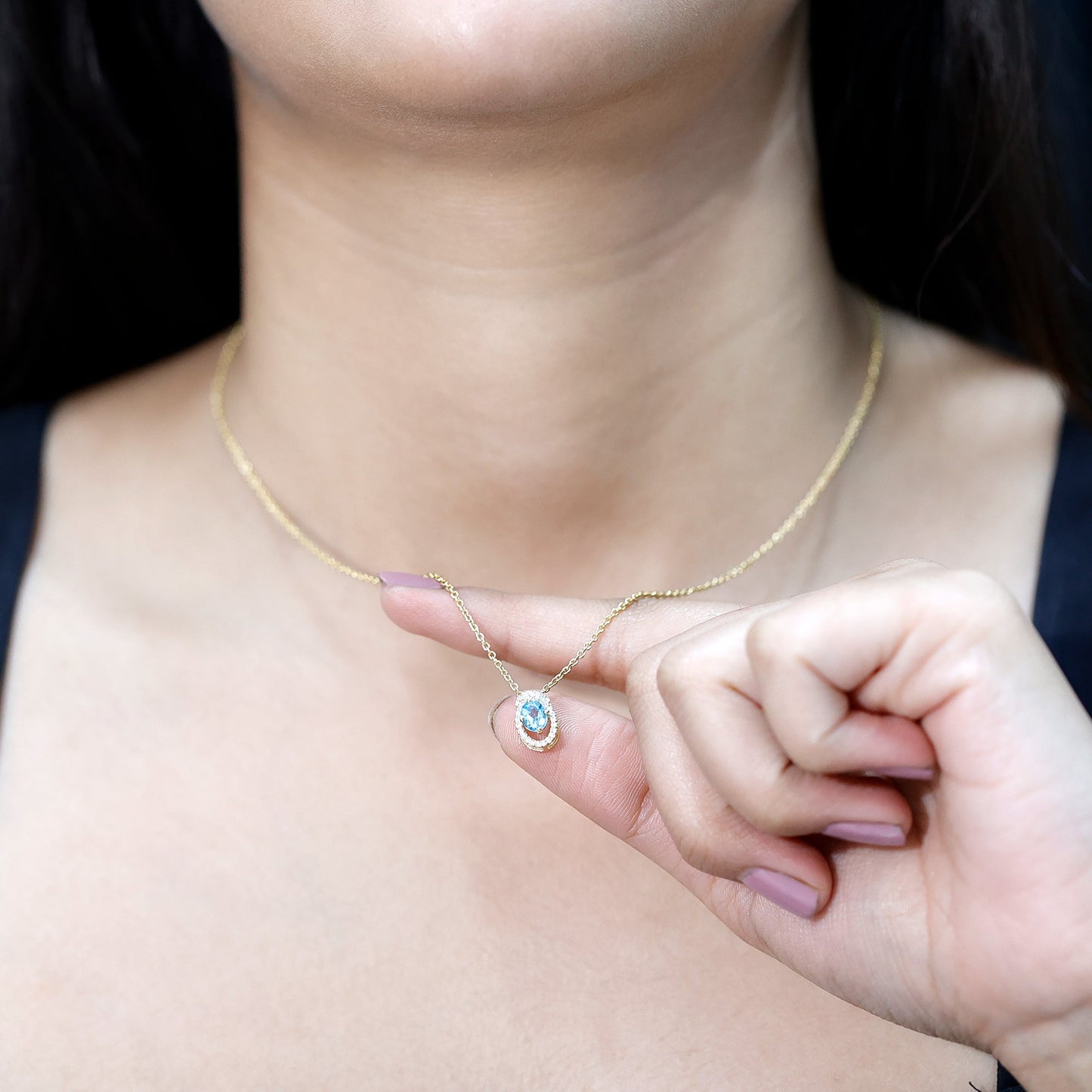 Natural Oval Sky Blue Topaz Diamond Necklace with Silver Chain