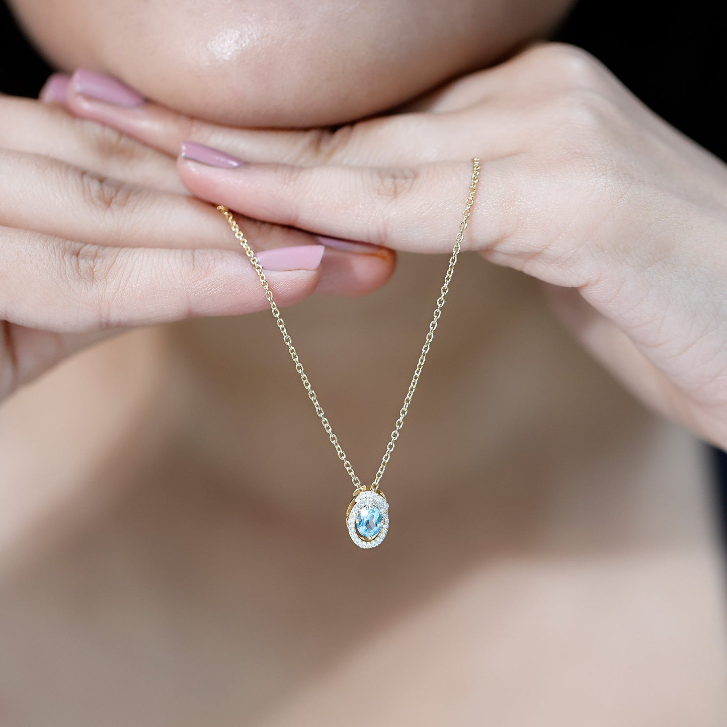 Natural Oval Sky Blue Topaz Diamond Necklace with Silver Chain