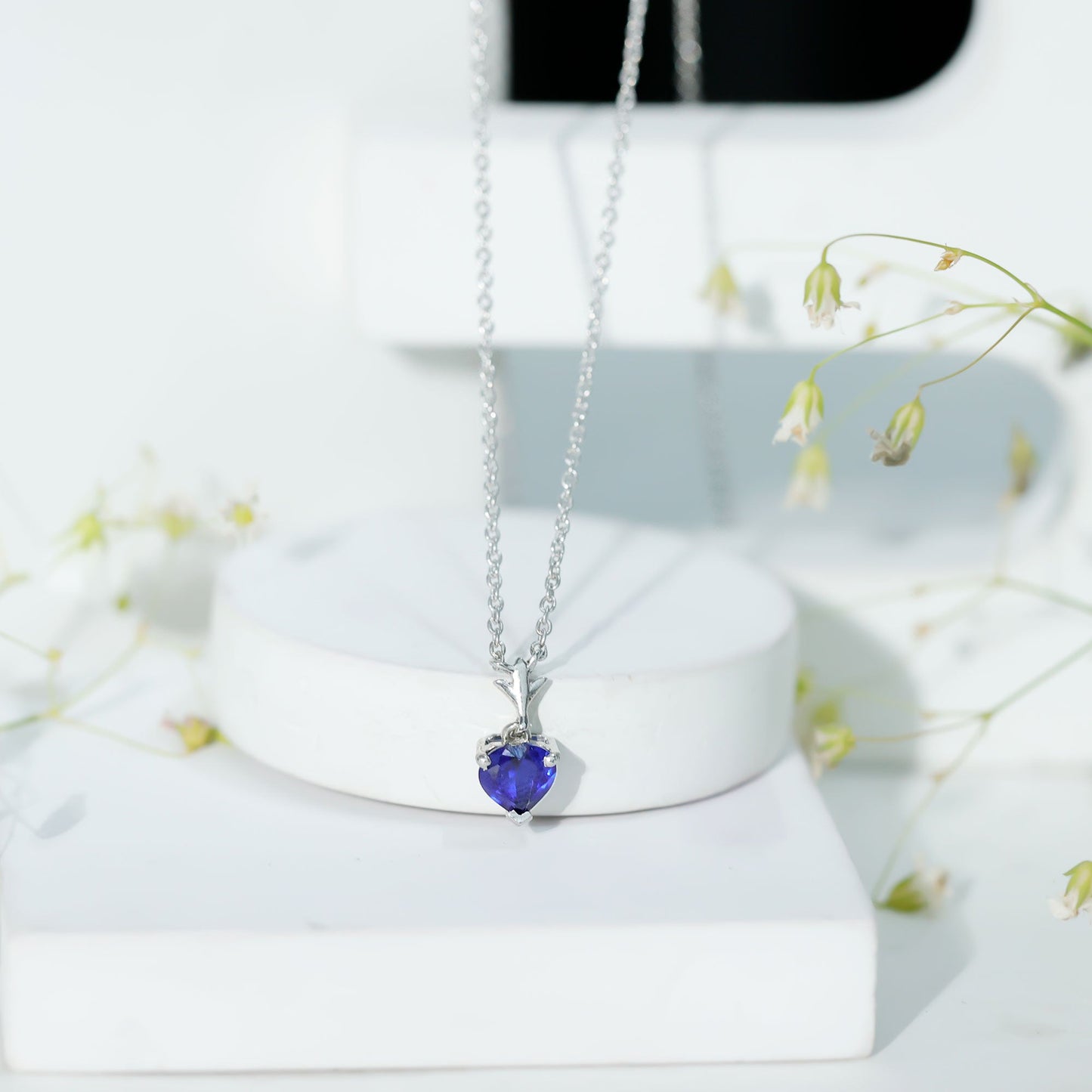 0.9 Carat Lab Grown Blue Sapphire Heart Necklace for Women