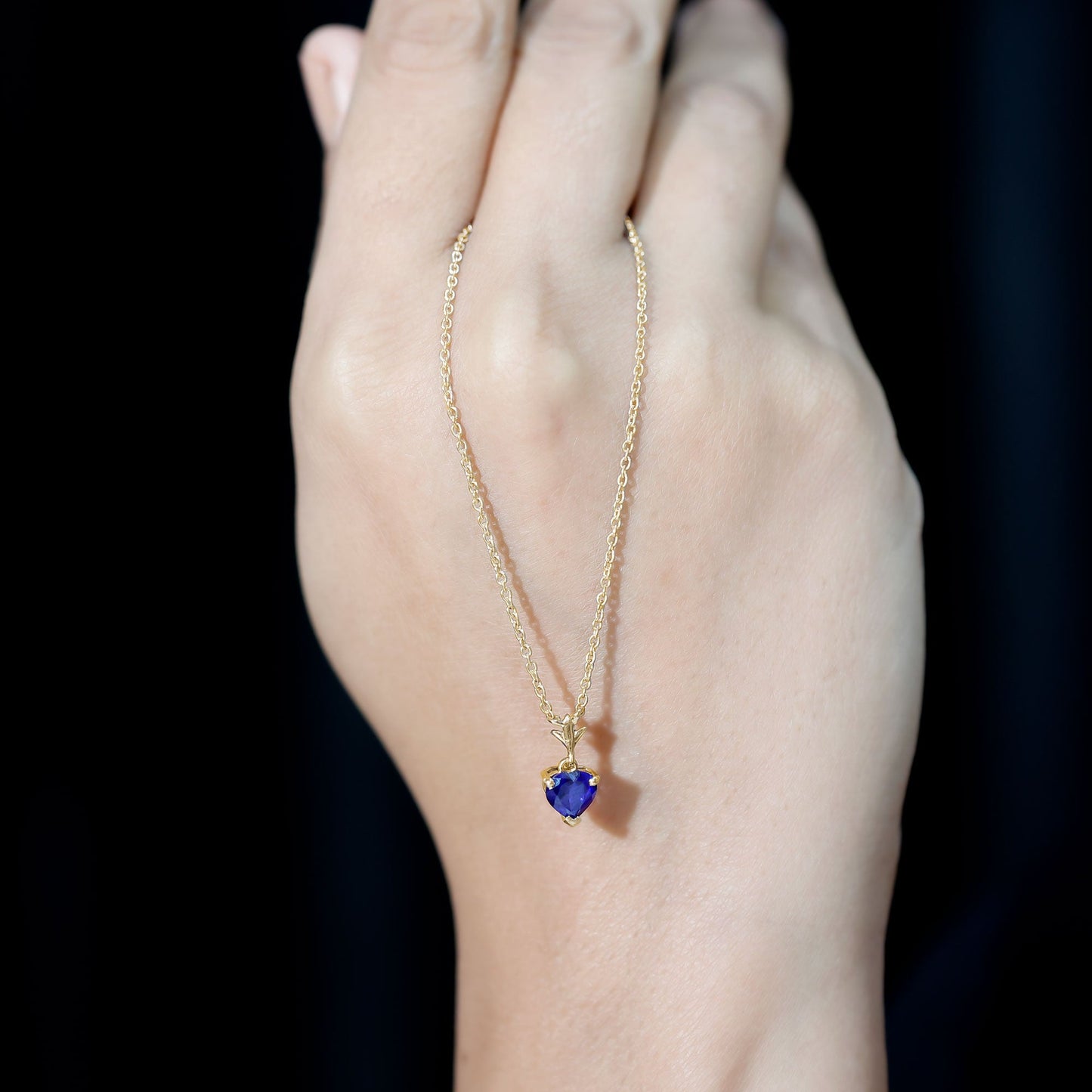 0.9 Carat Lab Grown Blue Sapphire Heart Necklace for Women