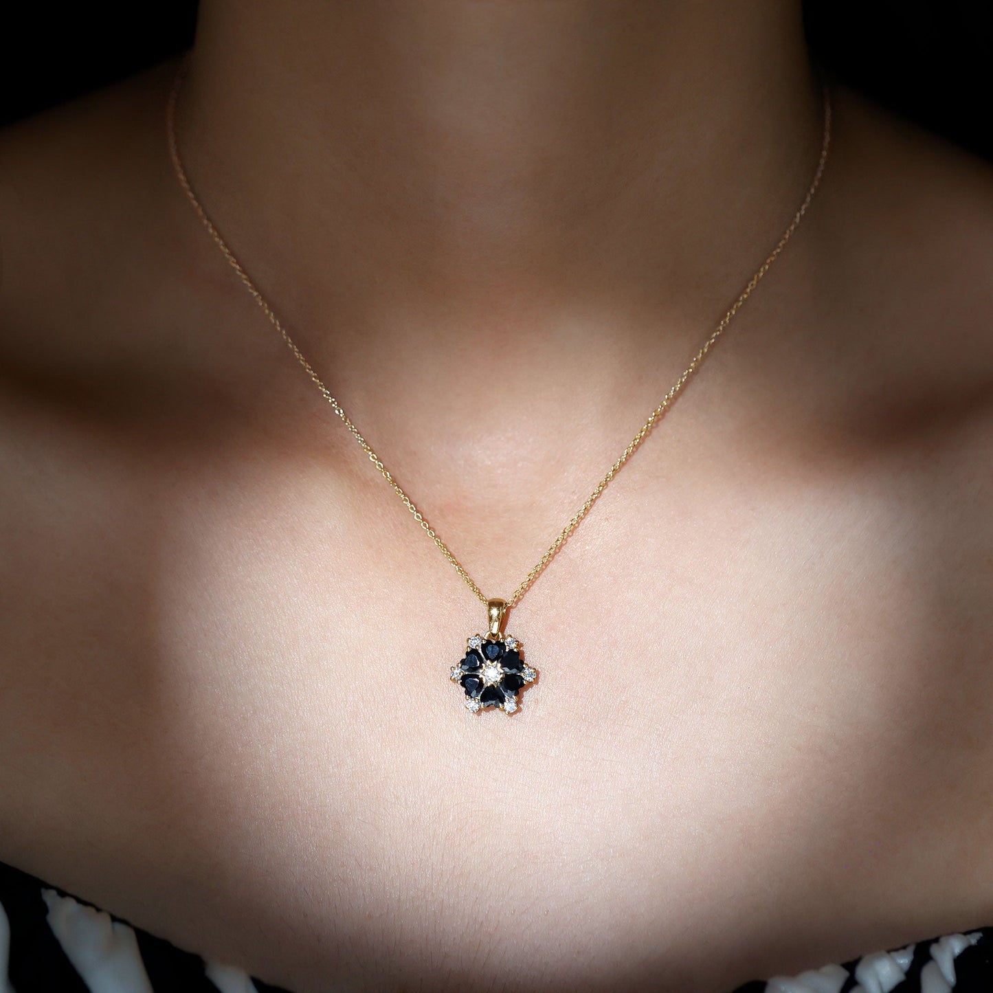 Natural Heart Shape Black Onyx Flower Pendant Necklace With Chain