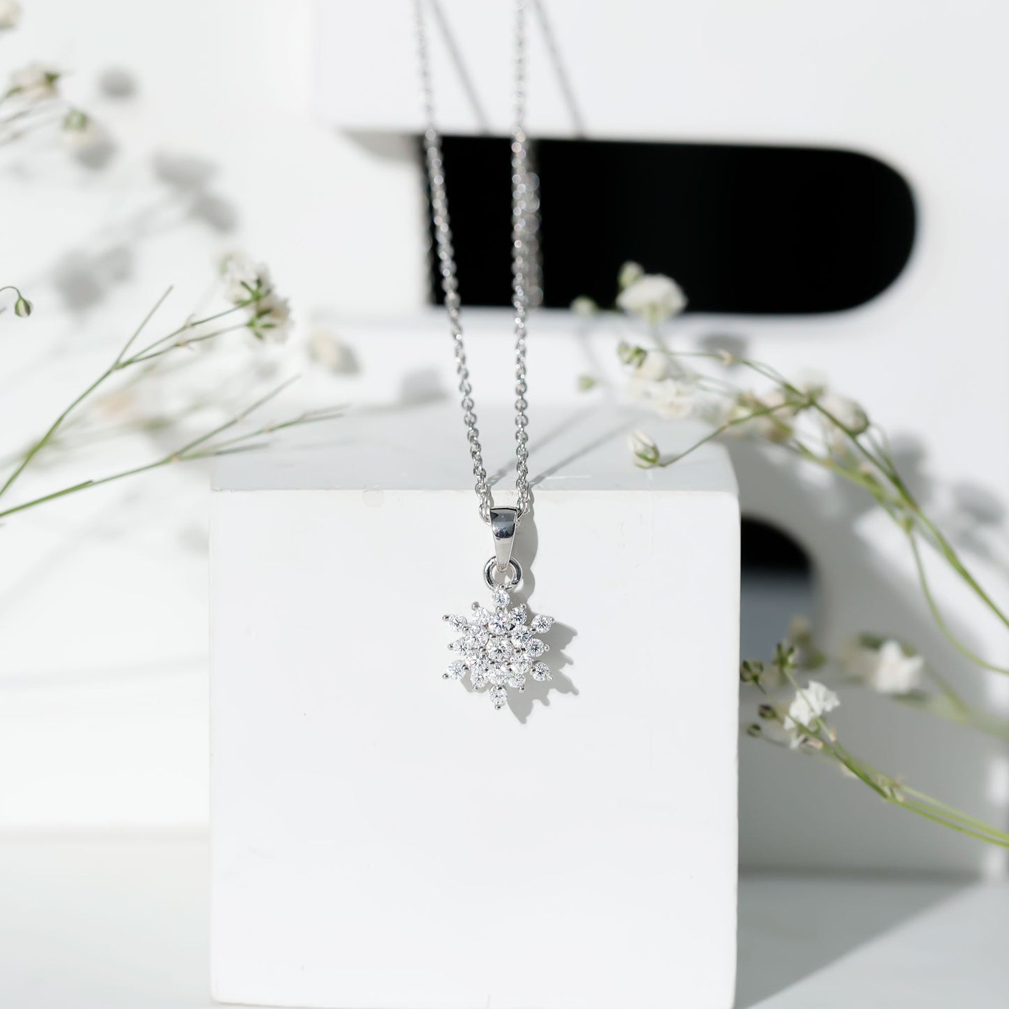 Certified Lab Grown Diamond Snowflake Necklace For Women