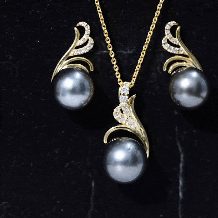 Designer Tahitian Black Pearl Necklace and Earrings Set with Diamond