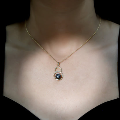 Handpicked Black Pearl Circle Necklace with Diamond
