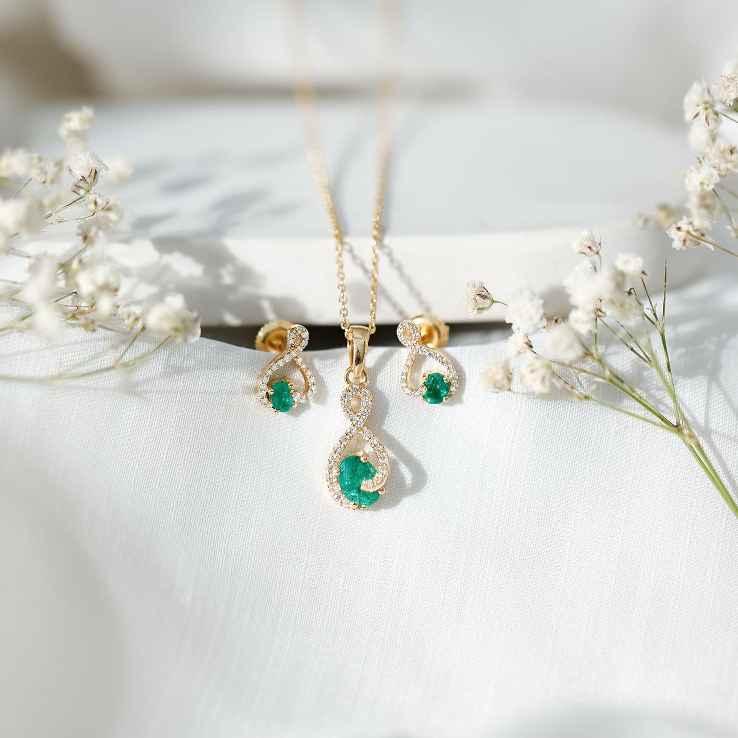 Natural Emerald and Diamond Wedding Jewelry Set