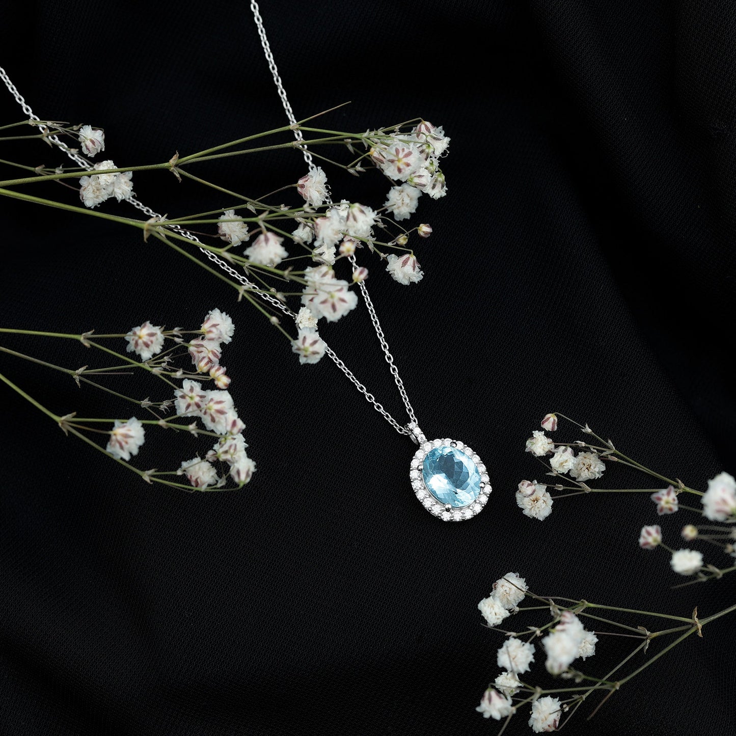 Genuine 2.5 Carat Oval Shaped Aquamarine Statement Necklace With Silver Chain