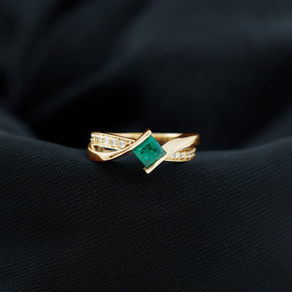 Certified Princess Cut Lab Grown Emerald Diamond Infinity Promise Ring