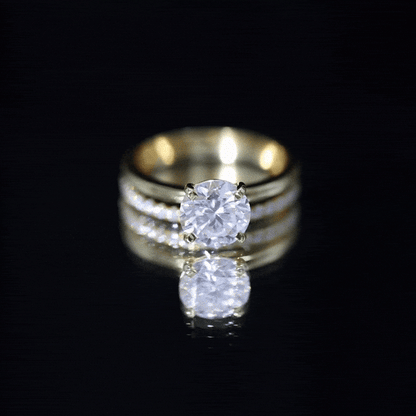 Round Shape Moissanite Solitaire Wedding Ring Set