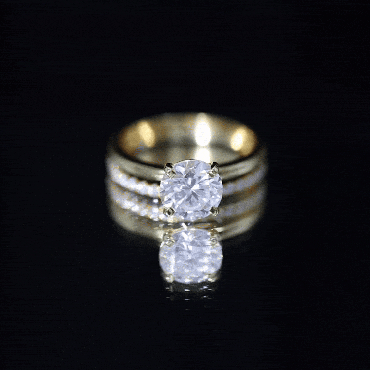 Round Shape Moissanite Solitaire Wedding Ring Set