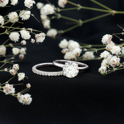 Round Shape Moissanite Solitaire Wedding Ring Set