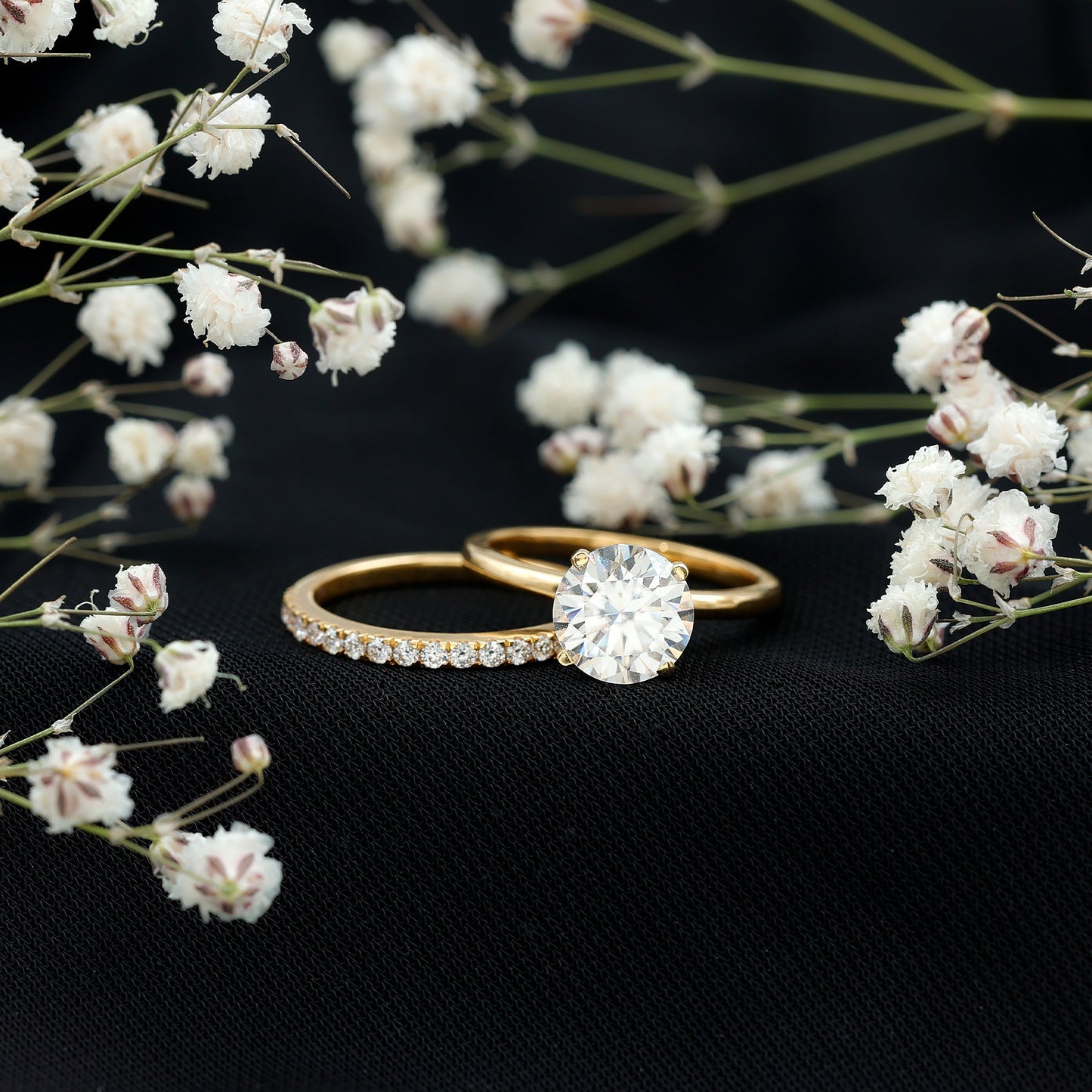 Round Shape Moissanite Solitaire Wedding Ring Set