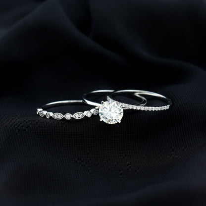 Round shape Solitaire Moissanite Trio Wedding Ring Set