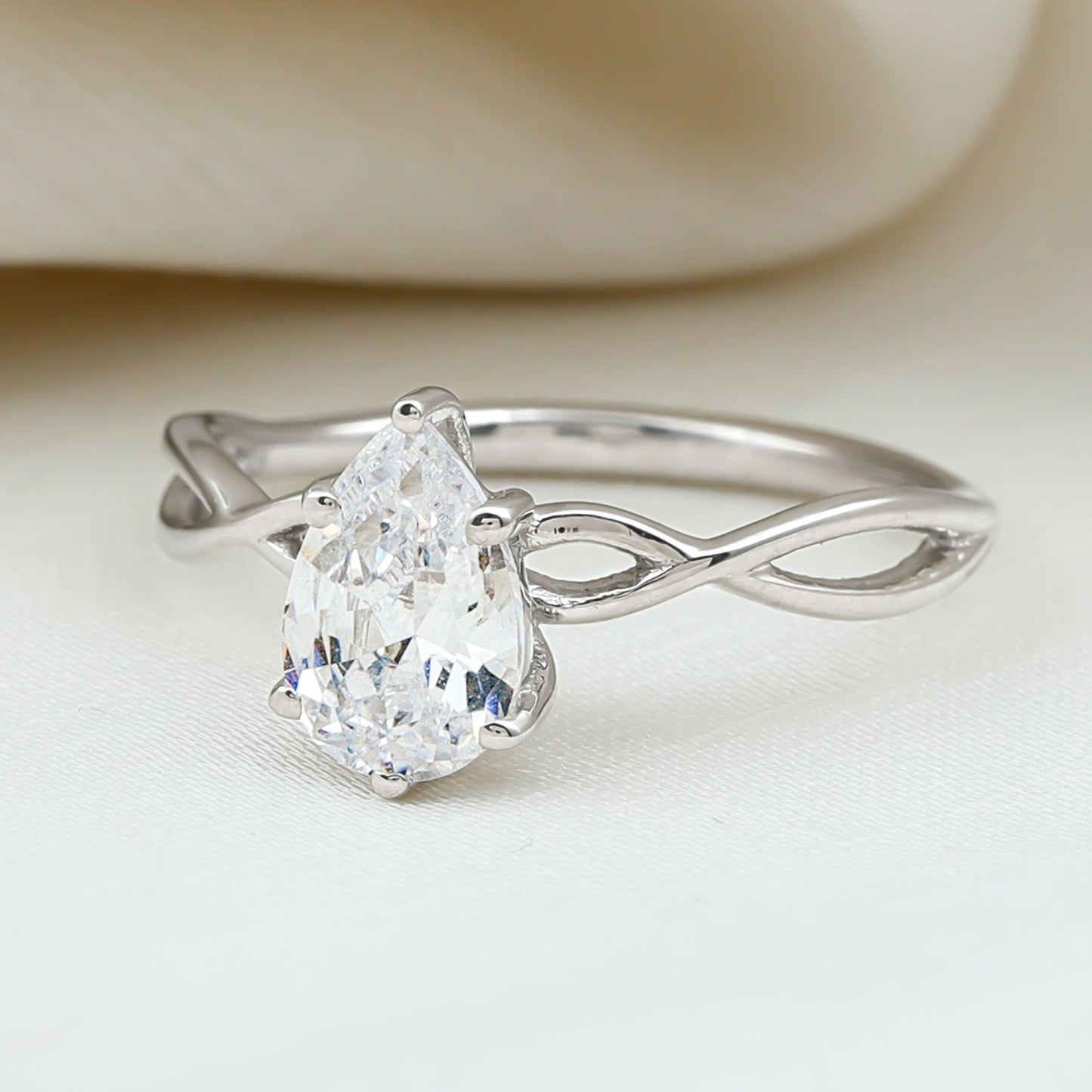 Lab Grown Diamond Pear Engagement Ring with Infinity Band