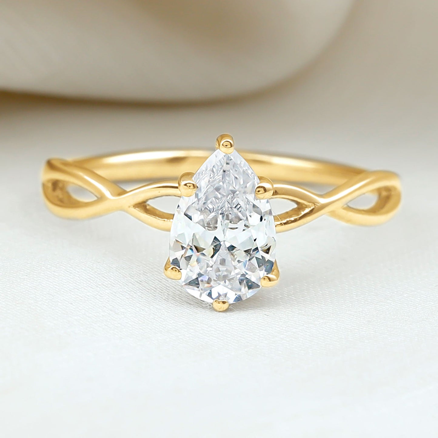 Lab Grown Diamond Pear Engagement Ring with Infinity Band