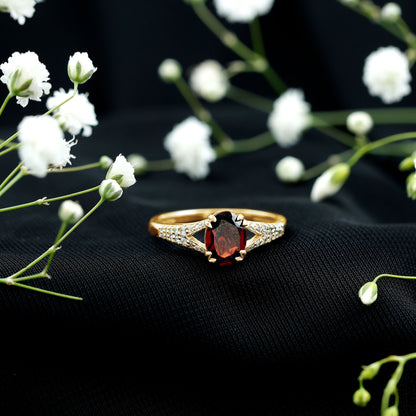 Natural 1.5 Carat Garnet Oval Engagement Ring with Diamond Split Shank