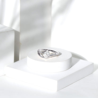 Certified 0.98 Carat Round Moissanite Solitaire Ring with Tension Setting