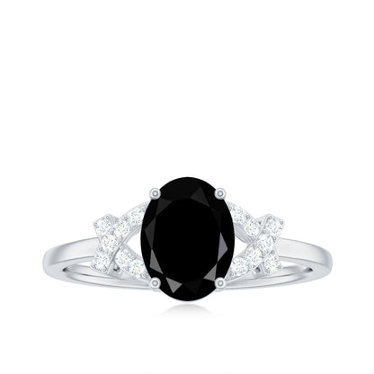 Solitaire Black Onyx Oval Engagement Ring in Split Shank
