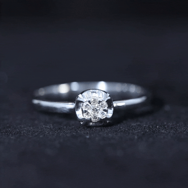 Round Shape Diamond Promise Ring in Illusion Setting