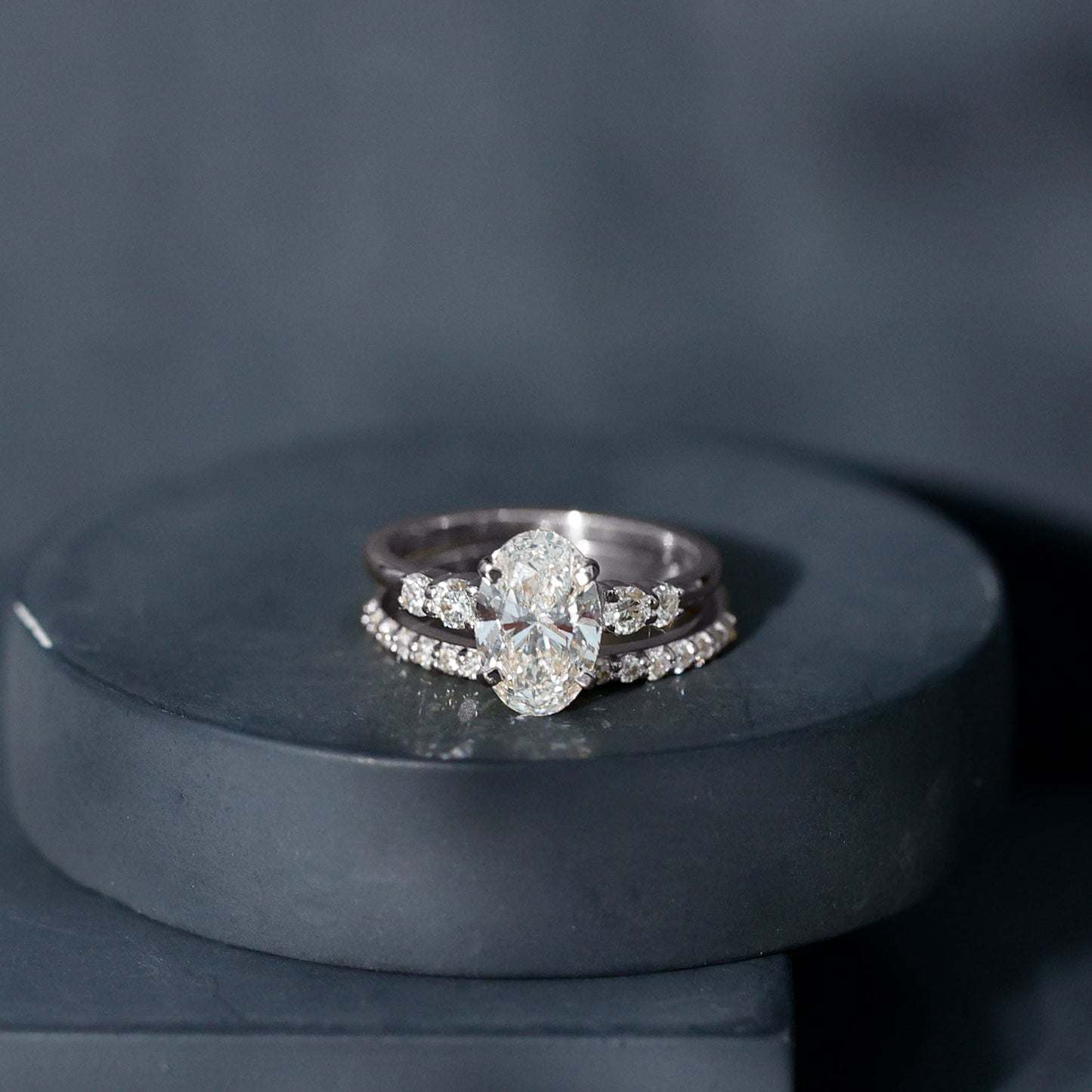 2 Carat Oval Shape Lab Diamond Bridal Ring Set with IGI Certificate