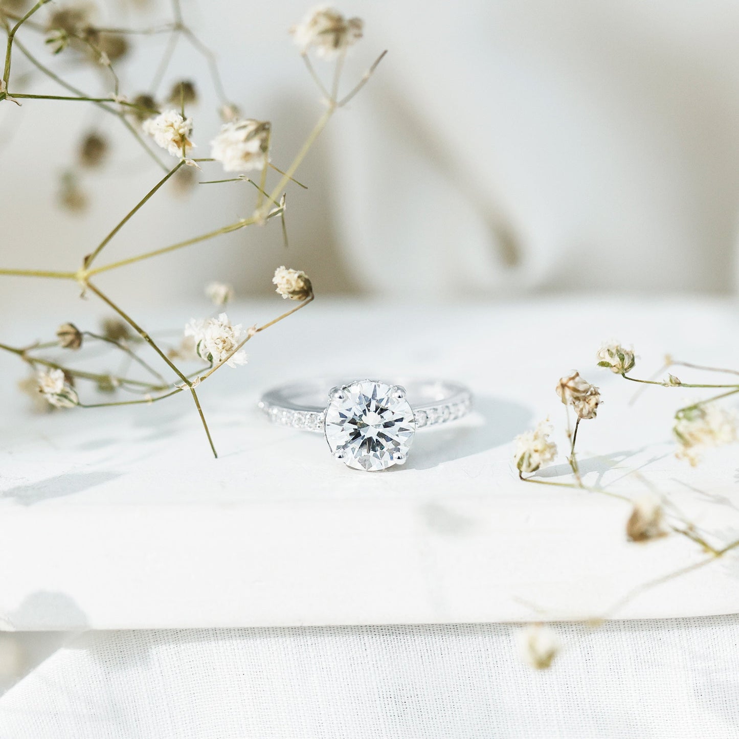 2 Carat Round Cut Moissanite Engagement Ring in 4 Prong Setting