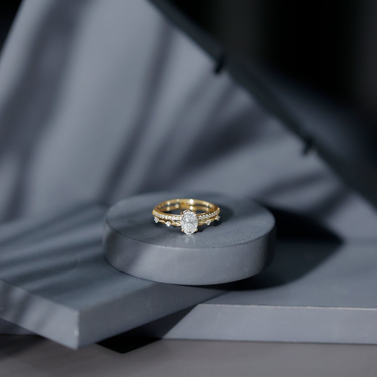 Lab Grown Diamond 0.75 Carat Oval Shaped Double Band Engagement Ring