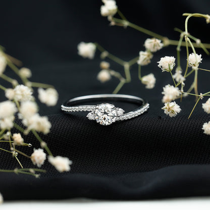 0.9 Carat Lab Grown Diamond Solitaire Engagement Ring With Side Stones
