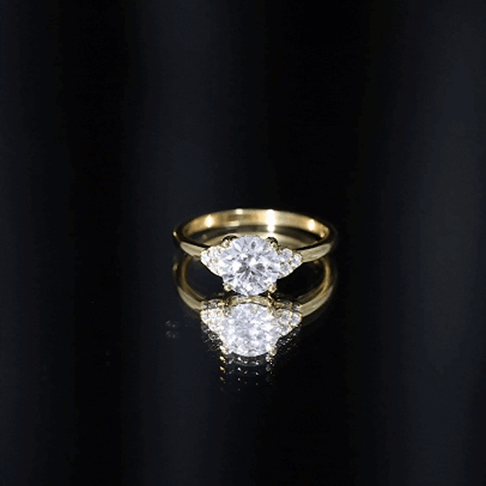 Classic Lab Diamond Circle Engagement Ring With Certificate