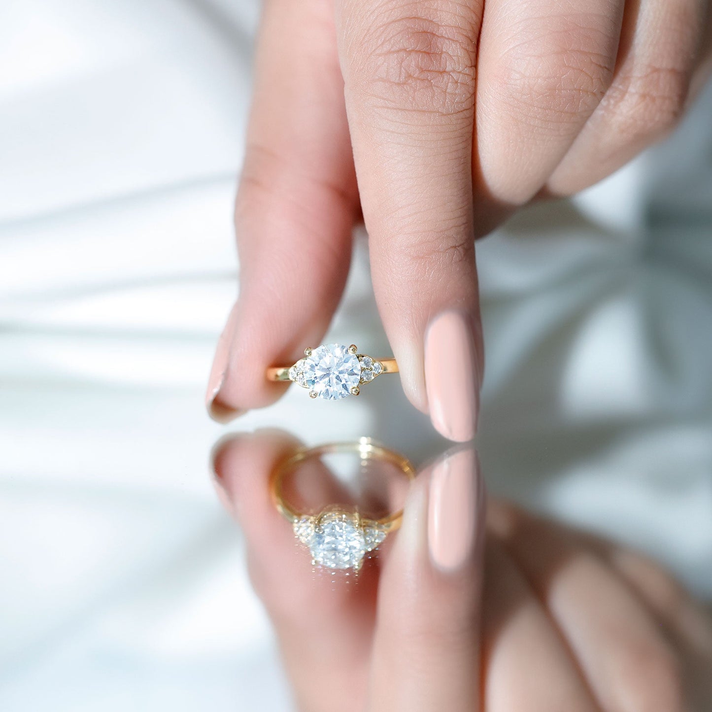 Classic Lab Diamond Circle Engagement Ring With Certificate
