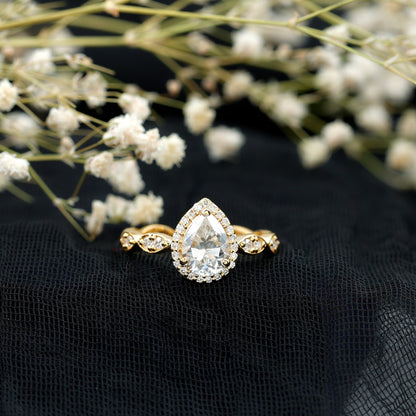 Lab Grown Diamond Teardrop Engagement Ring with Scalloped Shank