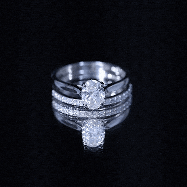 IGI Certified Lab Grown Diamond Oval Engagement Ring with Wedding Band