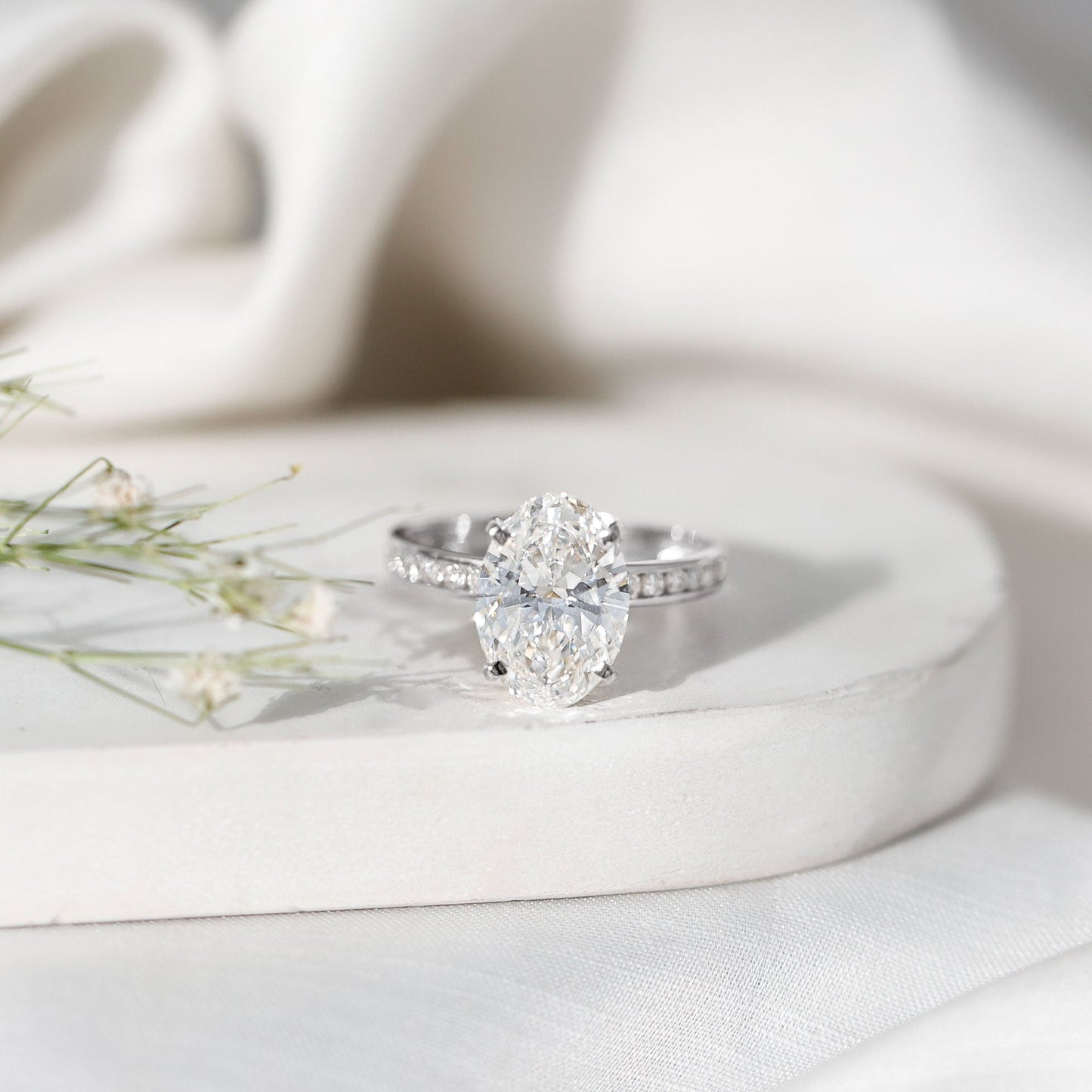 Oval Cut 5 Carat Lab Grown Diamond Big Engagement Ring with IGI Certificate